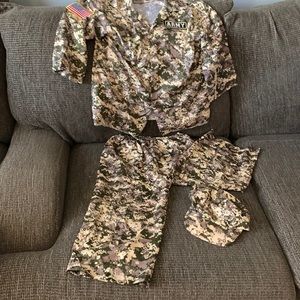 Size 12 camuflado Halloween costume